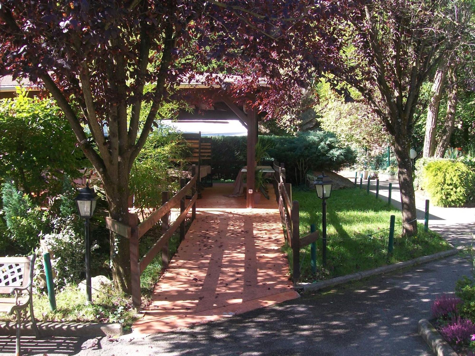 Hotellerie De La Cascade Saint-Genis-les-Ollières Εξωτερικό φωτογραφία