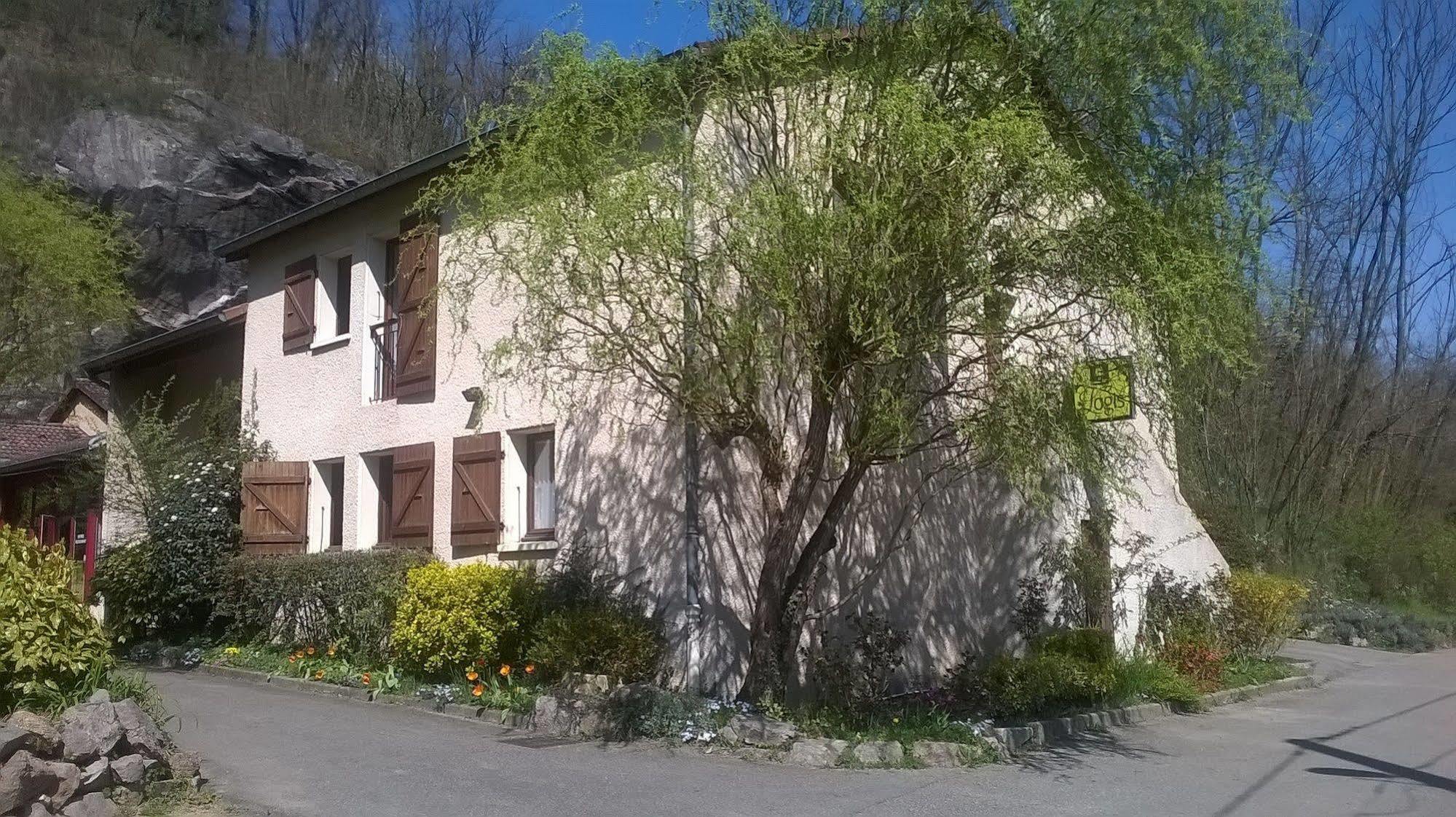 Hotellerie De La Cascade Saint-Genis-les-Ollières Εξωτερικό φωτογραφία